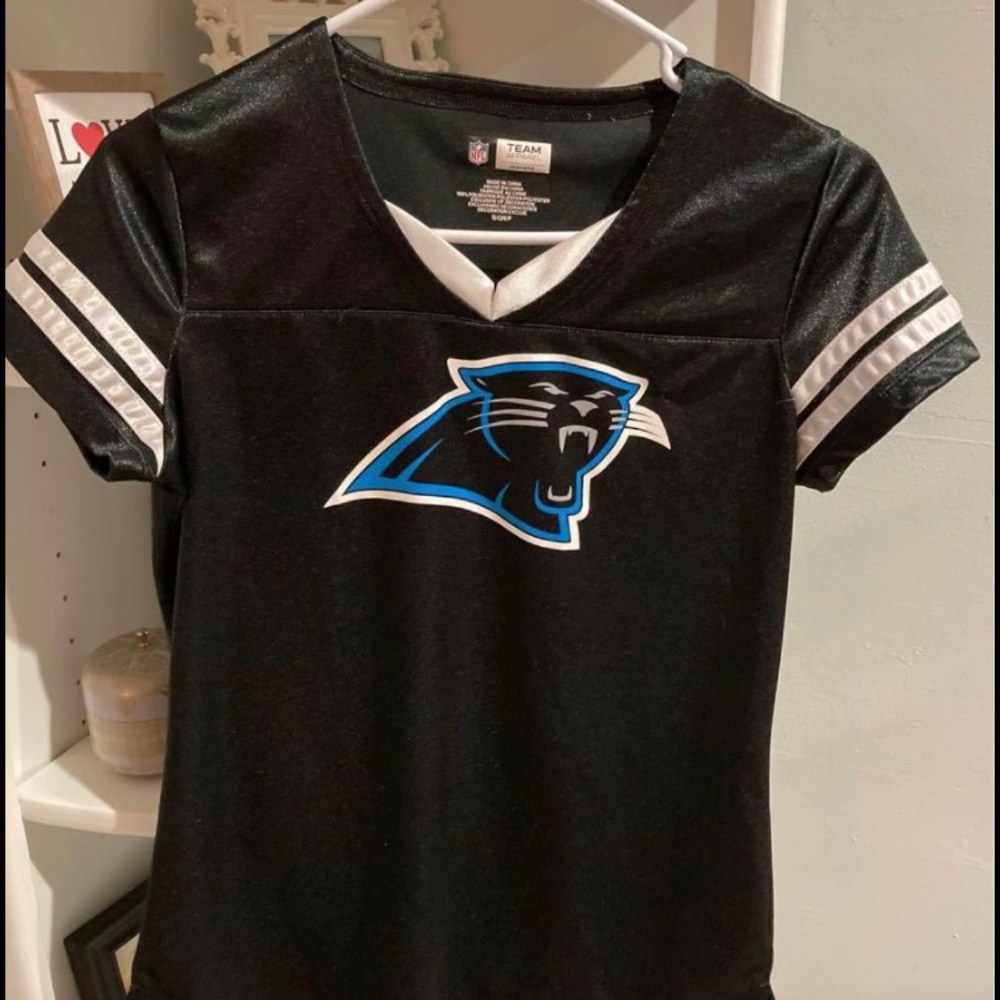Women’s. Size small Carolina Panthers Jersey